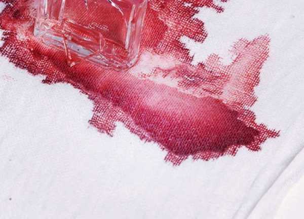 Чем отмыть кровь с дивана