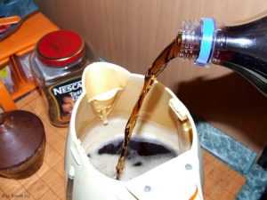 Как очистить чайник от накипи кока колой