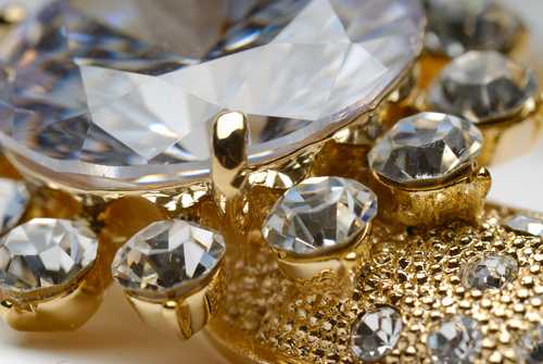 Как почистить золотые сережки с камнями в домашних условиях