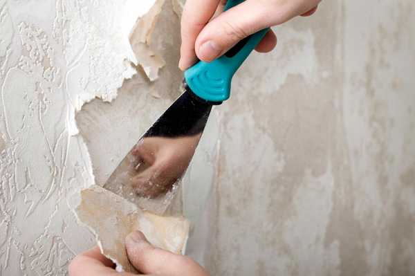 Как правильно снять виниловые обои со стен